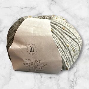 Universal yarn deluxe worsted tweed superwash Smoke lot 2883